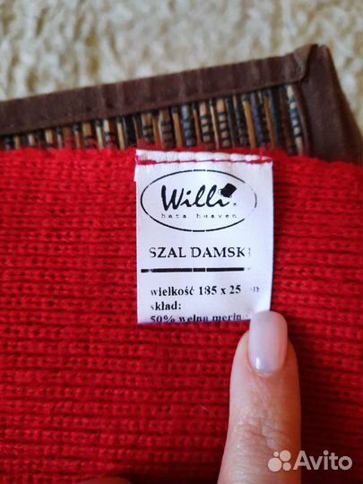 Комплект из шапки, шарфа и перчаток