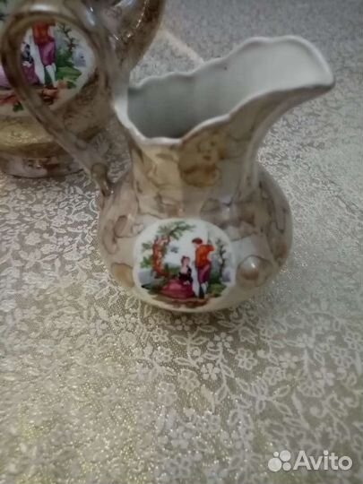 Набор кувшинов