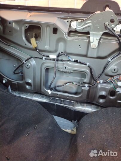 Ниссан Х-трейл т31 Крышка багажника K010MJG4EA