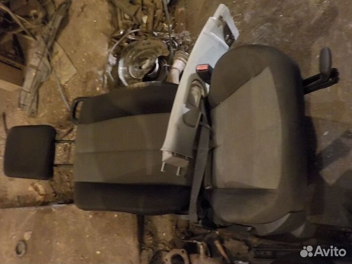 Сидение renault scenic переднее правое