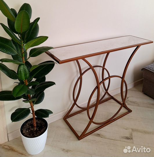 Консоль в прихожую