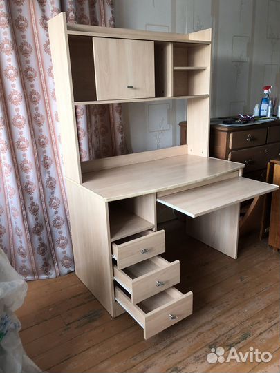 Компьютерный стол