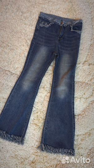 Джинсы клеш