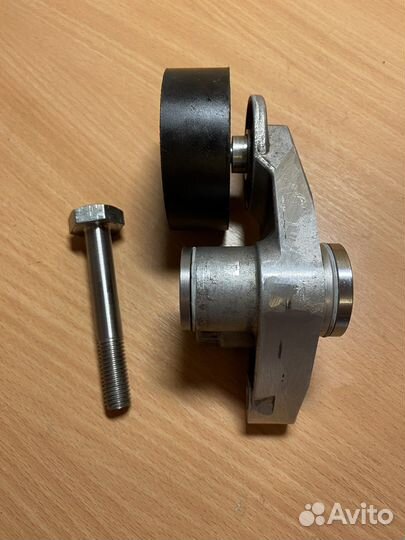 Натяжитель на подшипниках