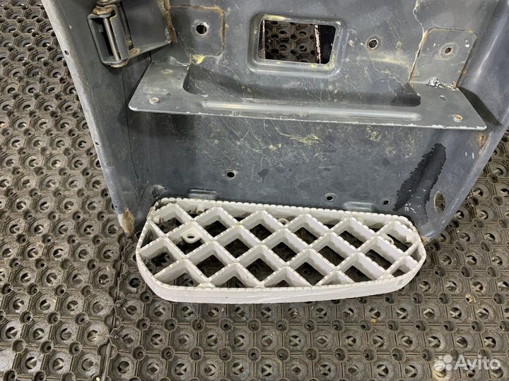 Корпус подножек правый Scania 5-series