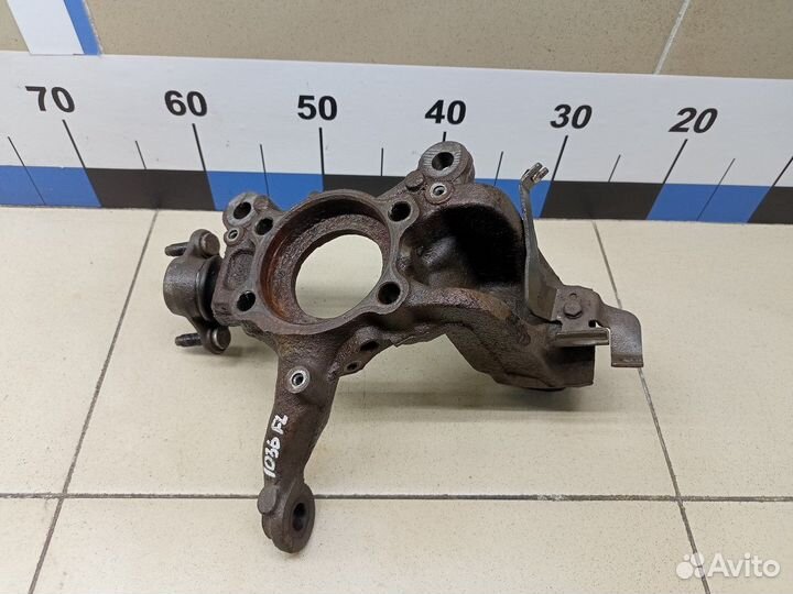 Кулак поворотный передний левый Caddy III 2004-201