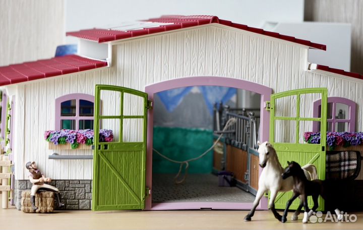 Конюшня Schleich