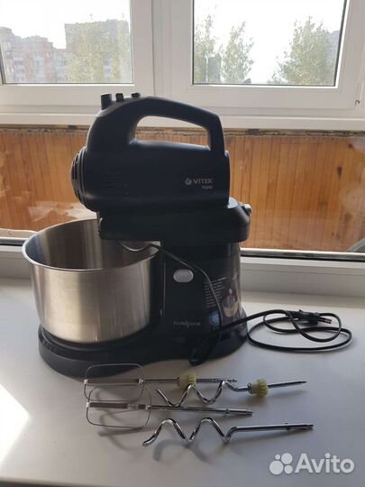 Миксер планетарный Vitek 1415 bk