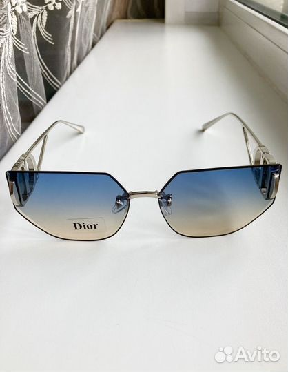 Очки Dior металлические солнцезащитные женские