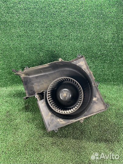 Моторчик печки Nissan Primera p12