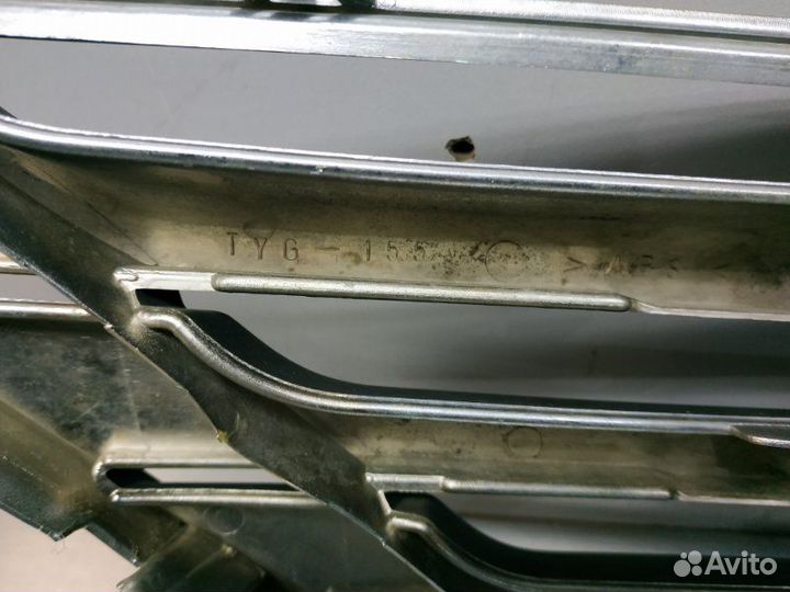 Решетка радиатора передняя Toyota Camry 40 ACV40