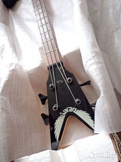 Бас-гитара Dean Z Metalman Bass Active