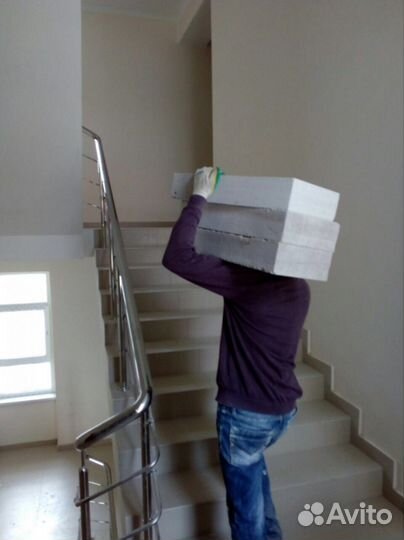 Грузчики. Подъем материалов