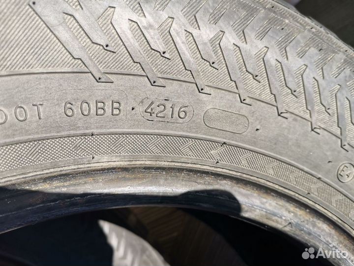 Nokian Tyres Hakkapeliitta 8 215/65 R16 98T