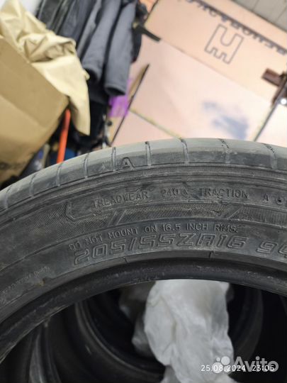 Dunlop SP Sport Maxx 205/60 R16