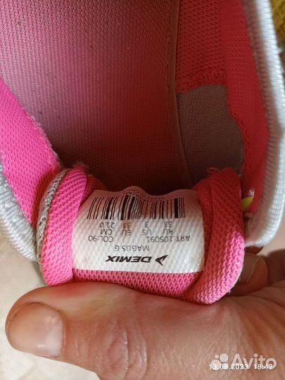 Кроссовки для девочки