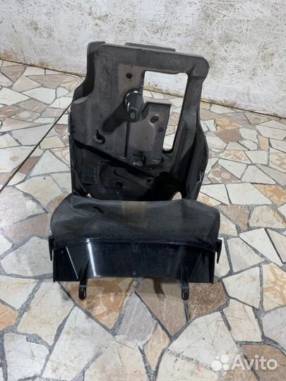 Кожух рулевой колонки Ford Focus седан 1.6 shda