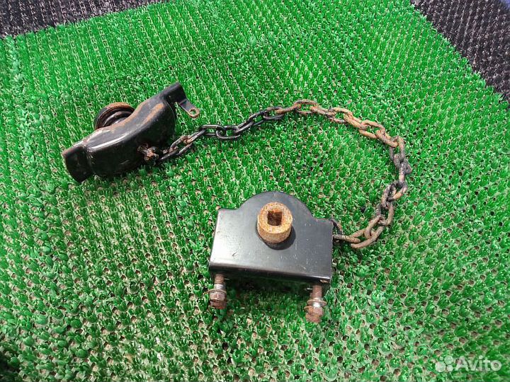 Механизм крепления запасного колеса Lexus GX460