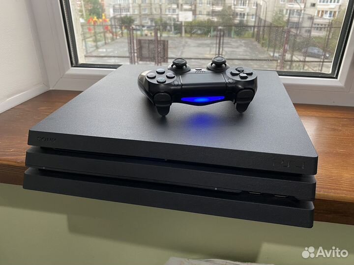 Sony playstation PS4 pro 1tb