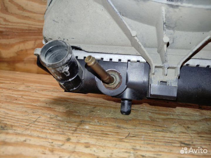 Радиатор двигателя Toyota Passo Sette M512E 3szve