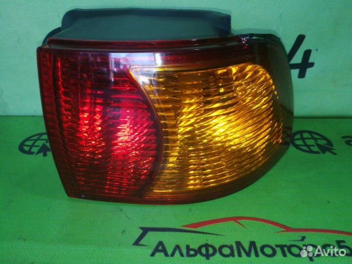 Стоп-сигнал задний правый Toyota Ipsum SXM10 3S-FE