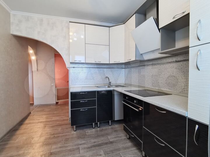 2-к. квартира, 54 м², 4/10 эт.