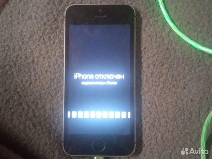 Телефон iPhone 5