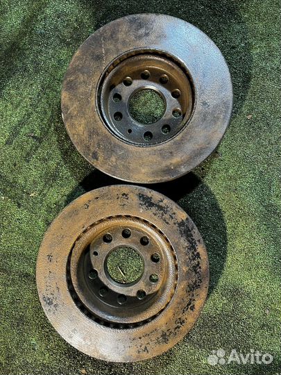 Тормозные диски передние Audi A3 TDI 2007г