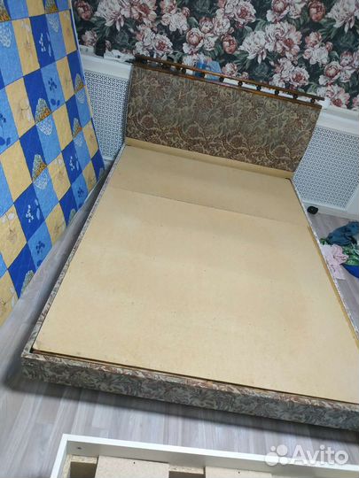 Двухспальная кровать