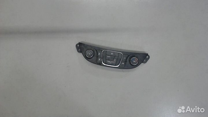Переключатель отопителя Chevrolet Malibu 2018, 202