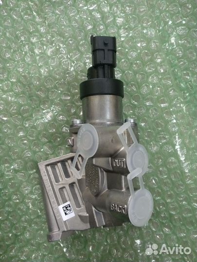 Регулятор давления топлива 21638691 Volvo EC