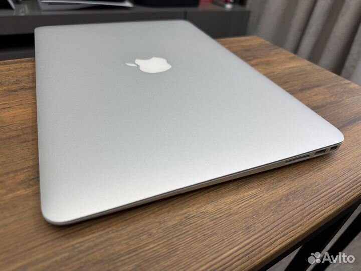 Apple MacBook Air 13 2010 128Gb