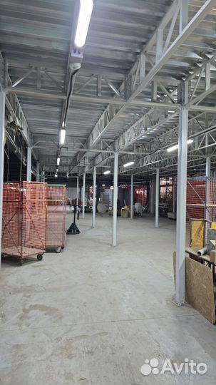 Мезонин на колоннах. Платформа