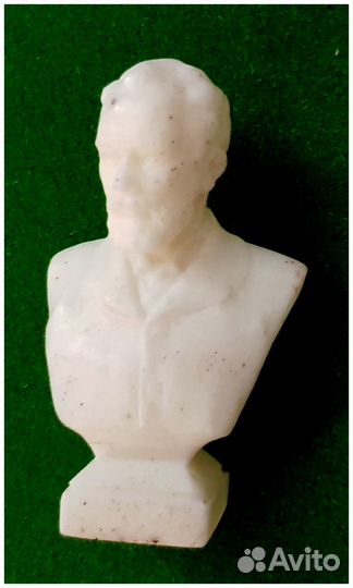 Статуэтка бюст Чайковский П.И. (на чистку-точечки)