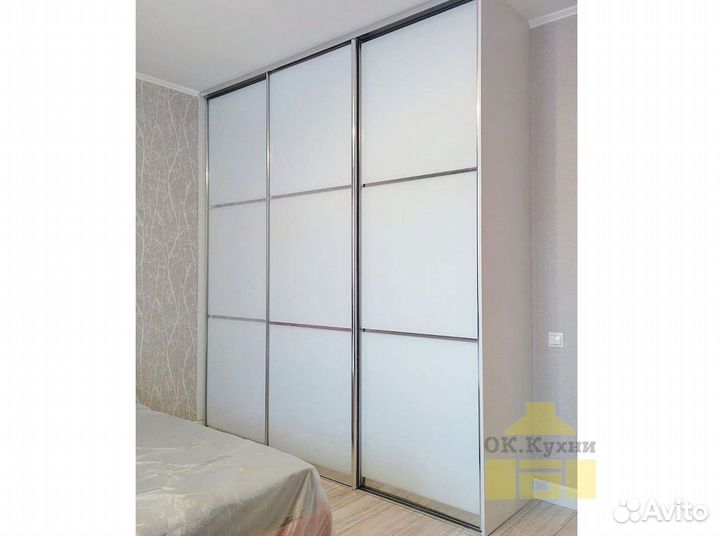 Шкаф с зеркалом