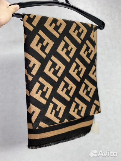 Шарф платок палантин Fendi / Женский