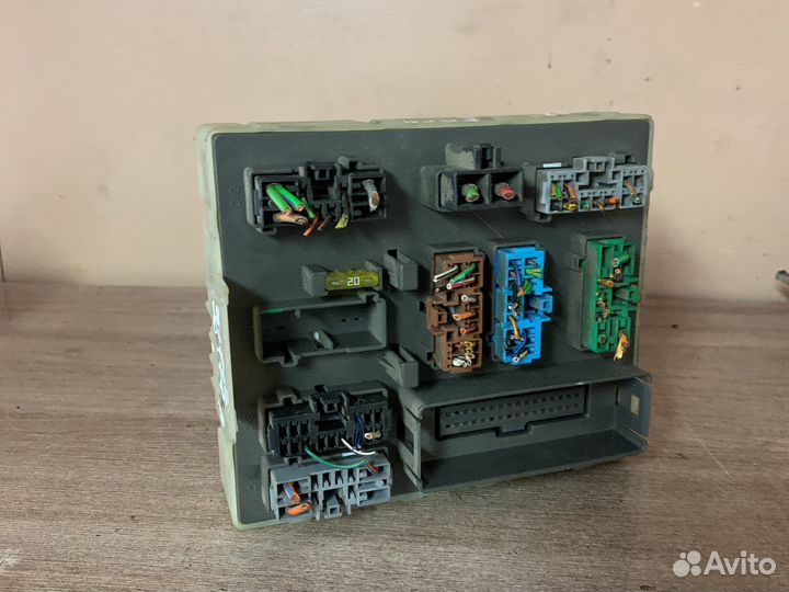 Блок предохранителей Focus 1 салонный