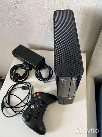 Xbox 360 E + 46 игр