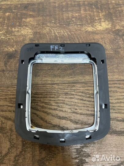 Накладка декоративная Ford Focus 2 shda 2011