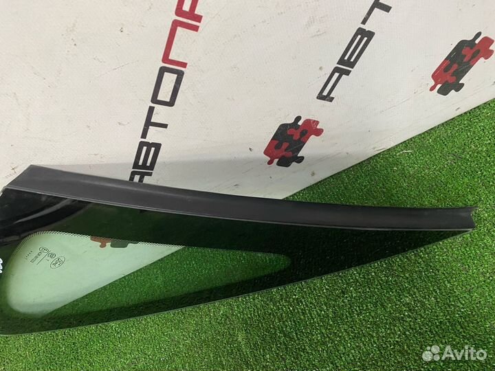 Глухое стекло форточка Ford focus 2