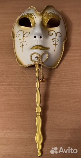 Маскарадная маска новая