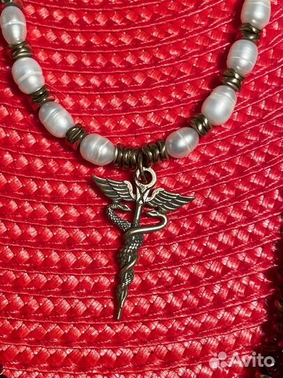 Бусы из натуральных камней новые