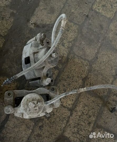 Кулак передний со ступицей mitsubishi galant 8