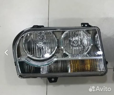 Фара правая,левая chrysler 300c (Америка)