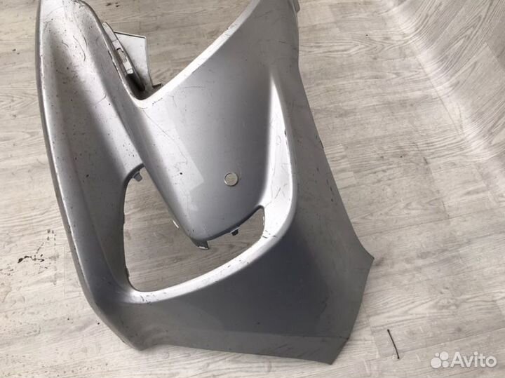 Бампер перед. toyota yaris