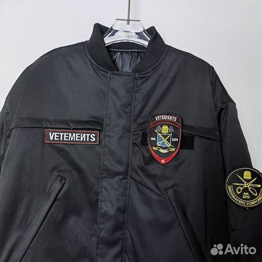 Бомбер vetements police