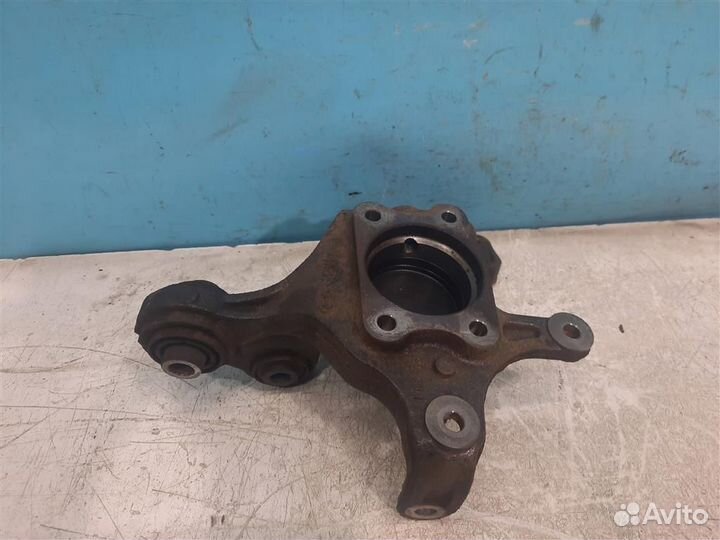 Кулак задний левый Kia Ceed 1 2010-2012