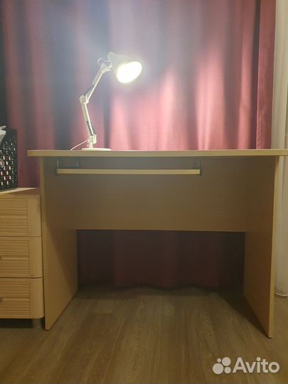 Рабочий стол для школьника