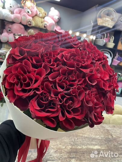 Узорчатые розы цветы