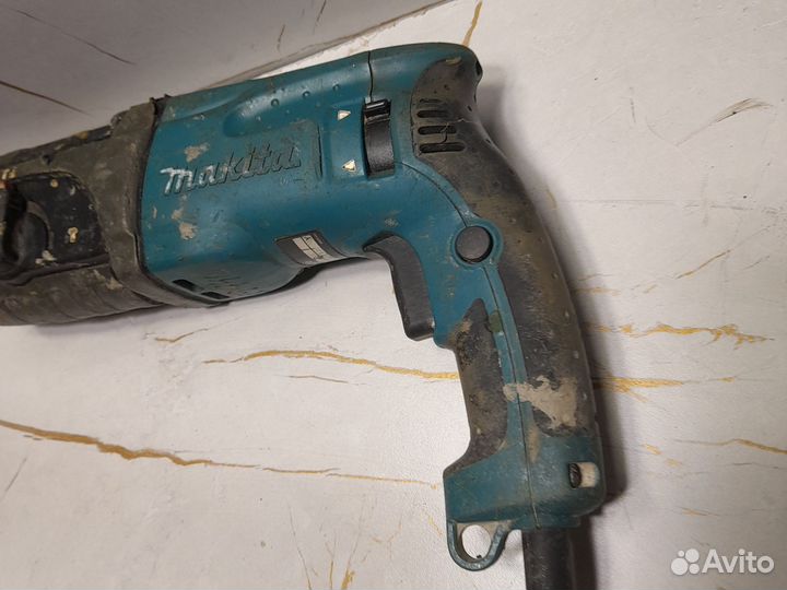 Перфоратор Makita 2470 не рабочий